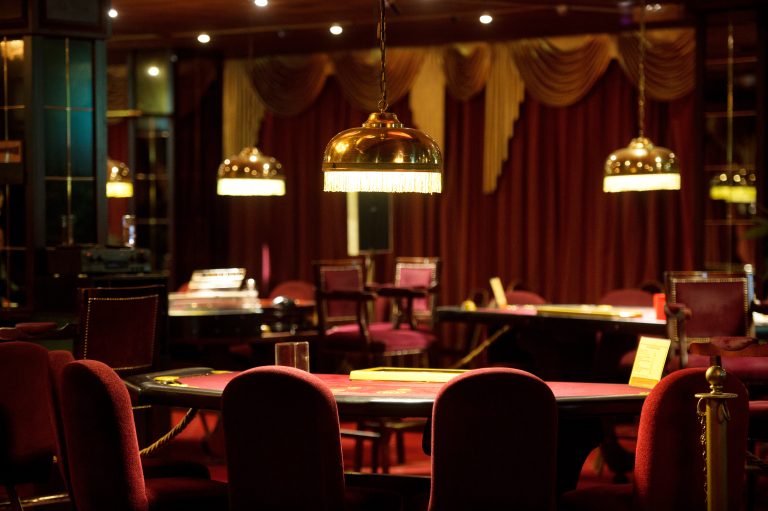 Strategies for Winning at Vegas Strip Blackjack: Tips from Experienced Players